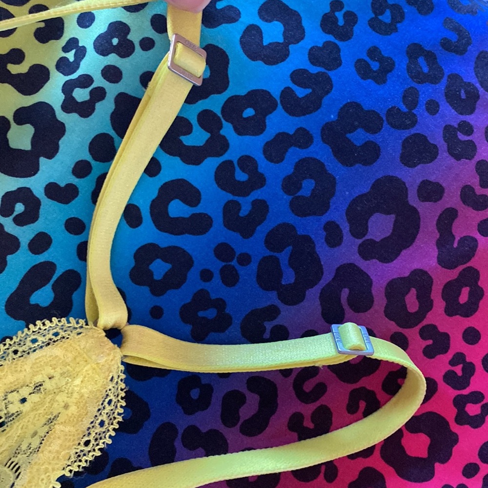 Bra. - Picture 4 of 6